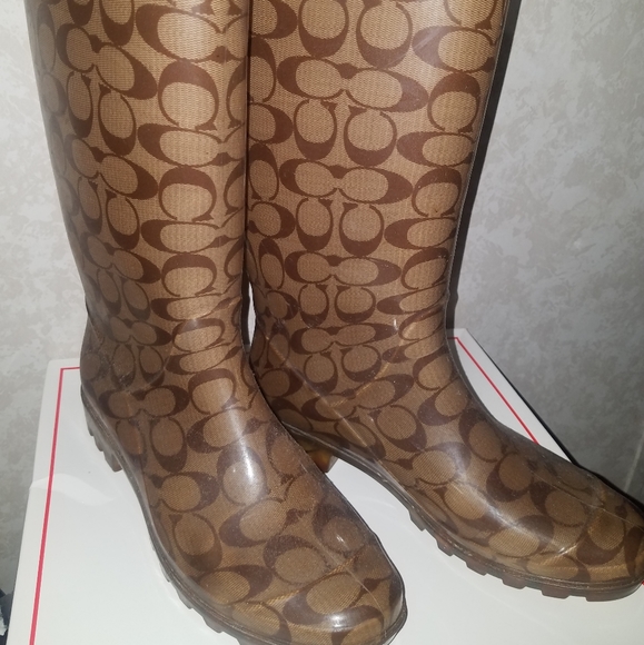 100% Authentic Coach rain boots. Euc. Size 9. "Sig" C Khaki color.